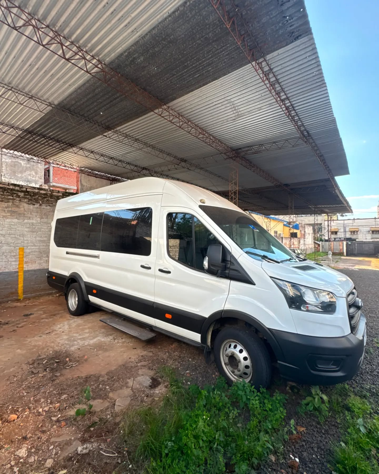 Ford Transit Minibus 17+1 · foto 4