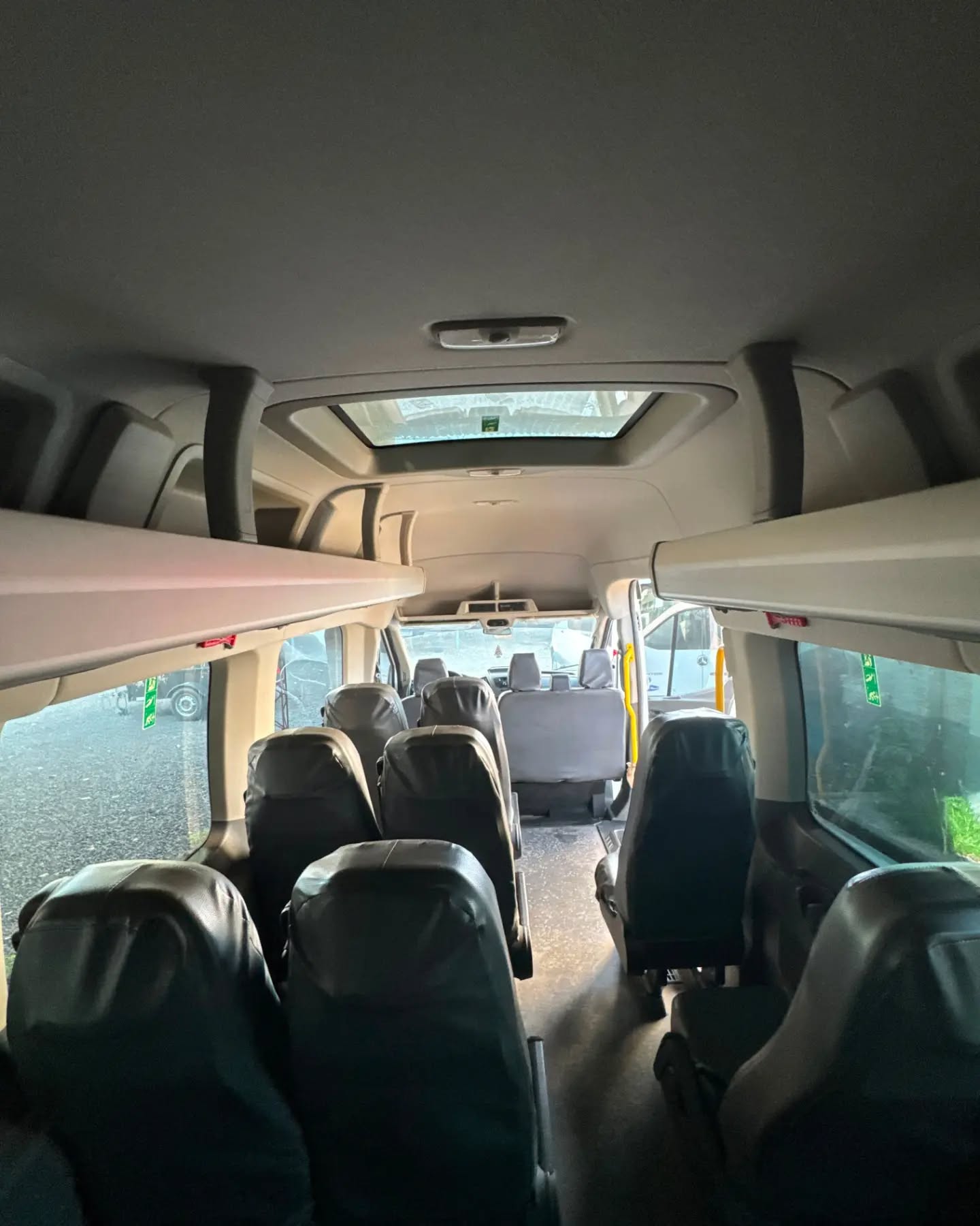 Ford Transit Minibus 17+1 · foto 7