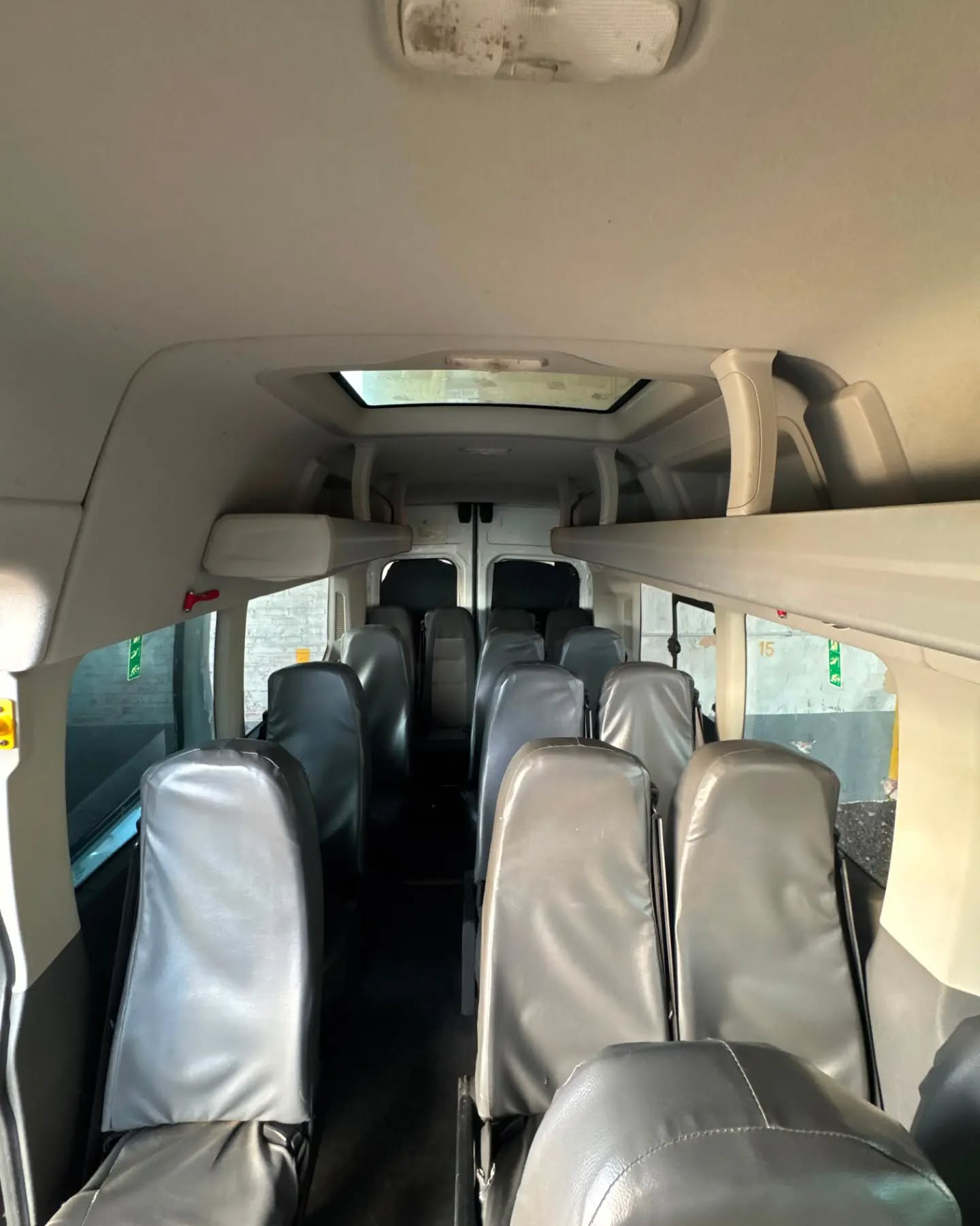 Ford Transit Minibus 17+1 · foto 6