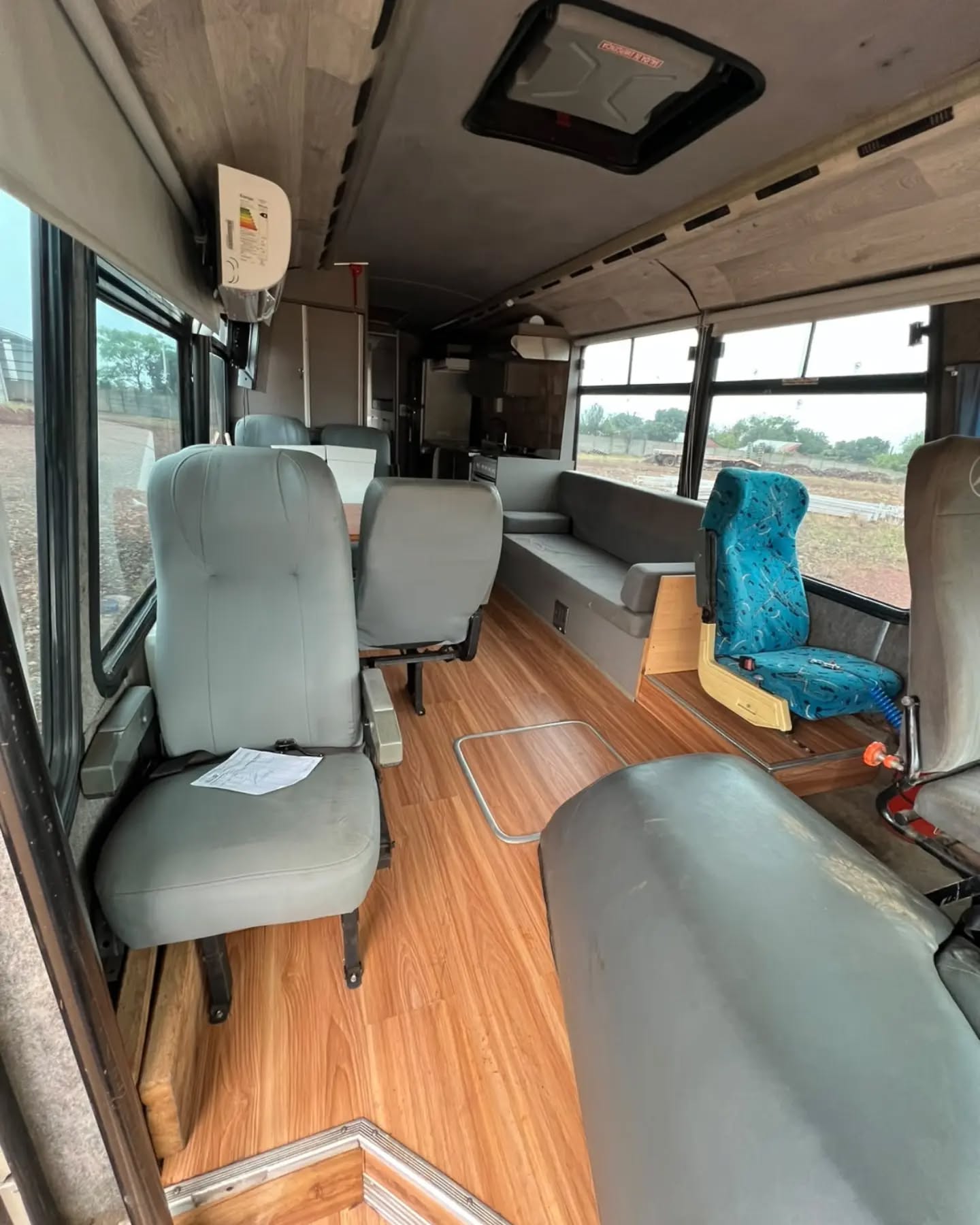 Mercedes-Benz 165-OF 1721 Motorhome · foto 3