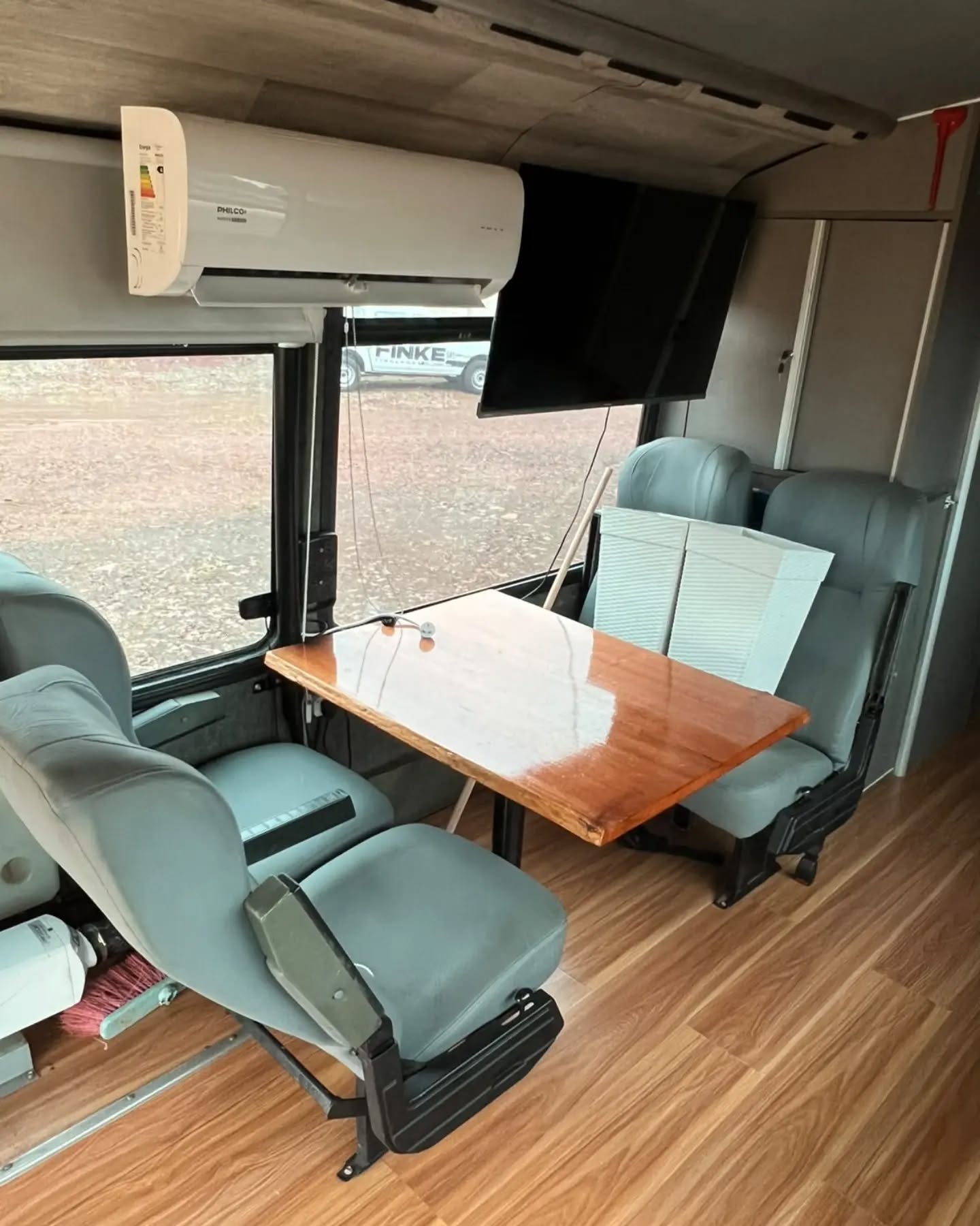 Mercedes-Benz 165-OF 1721 Motorhome · foto 4
